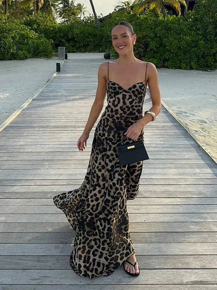 Women's leopard maxi dress with thin straps and sweetheart neckline 1