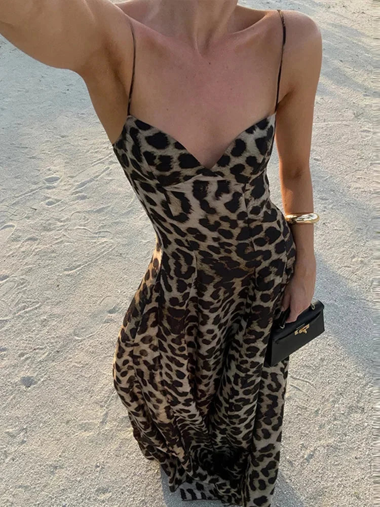 Women's leopard maxi dress with thin straps and sweetheart neckline 3